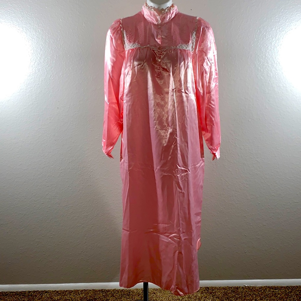 Vintage Henson Kickernick Nightgown